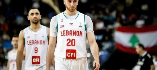 关于JackeyLove连续二十场比赛得分超过败北，勇士不断突破！引发球迷热议的信息