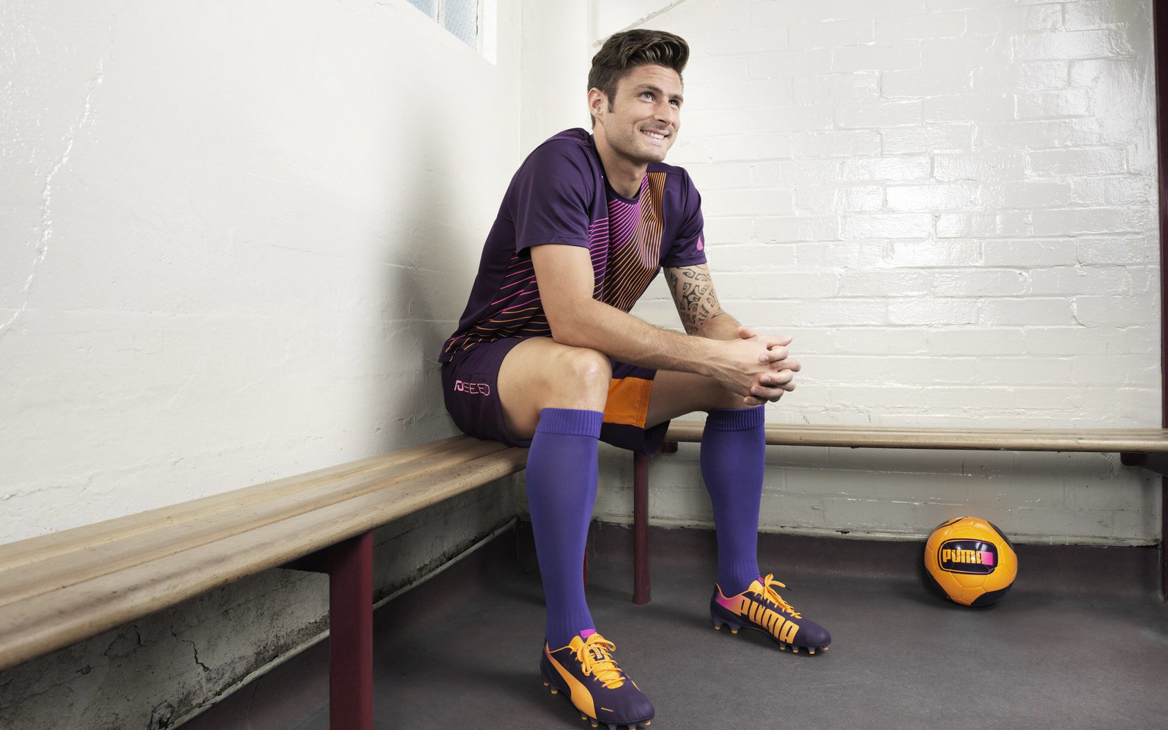 关于世界杯预选赛最新形势：阿森纳高居榜首，拜仁慕尼黑强势追赶，冠军归属成迷的信息